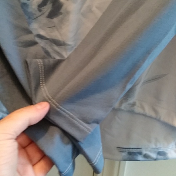 Lightweight hoodie  by Under Armor - Picture 4 of 6